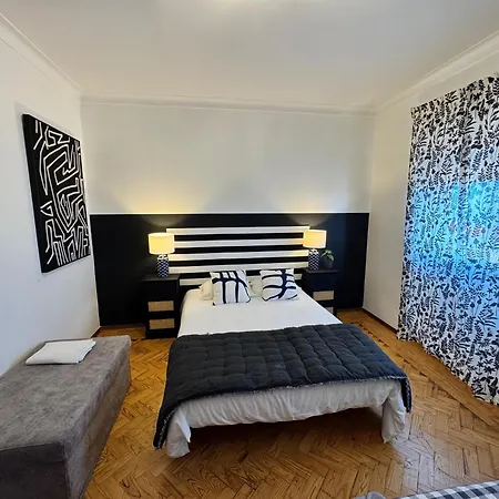 Apolonia 3 Frontal River View アパート