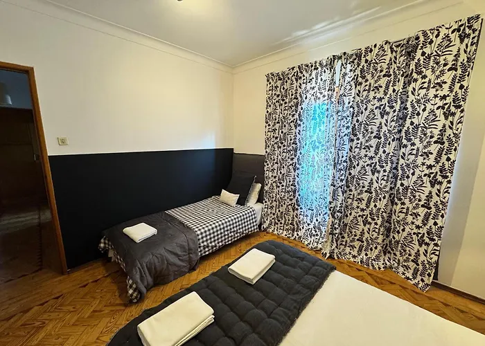 Apolonia 3 Frontal River View アパート