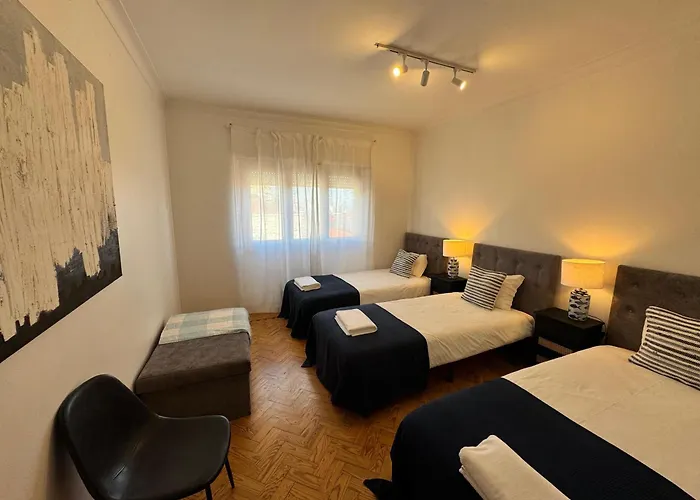 Apolonia 3 Frontal River View * リスボン