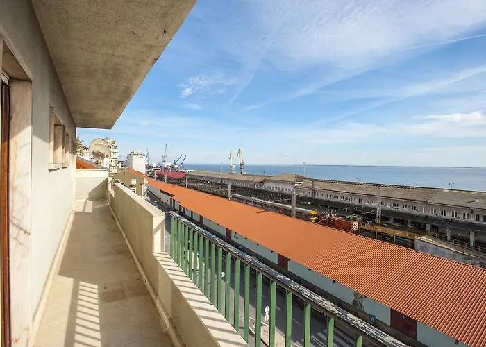 Apolonia 3 Frontal River View * Lisboa